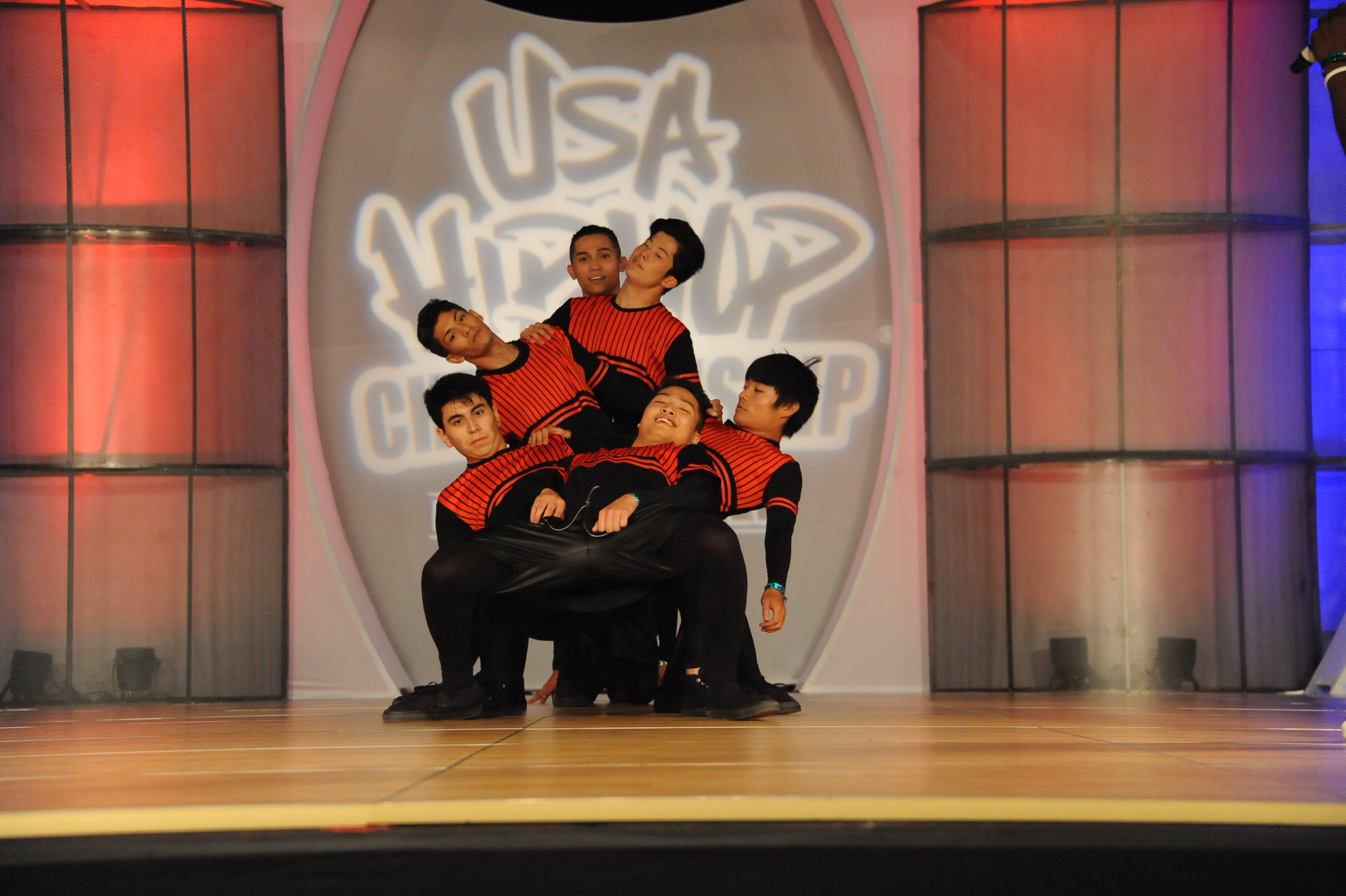 USA_A_Mandriodz Dance Crew_grp1