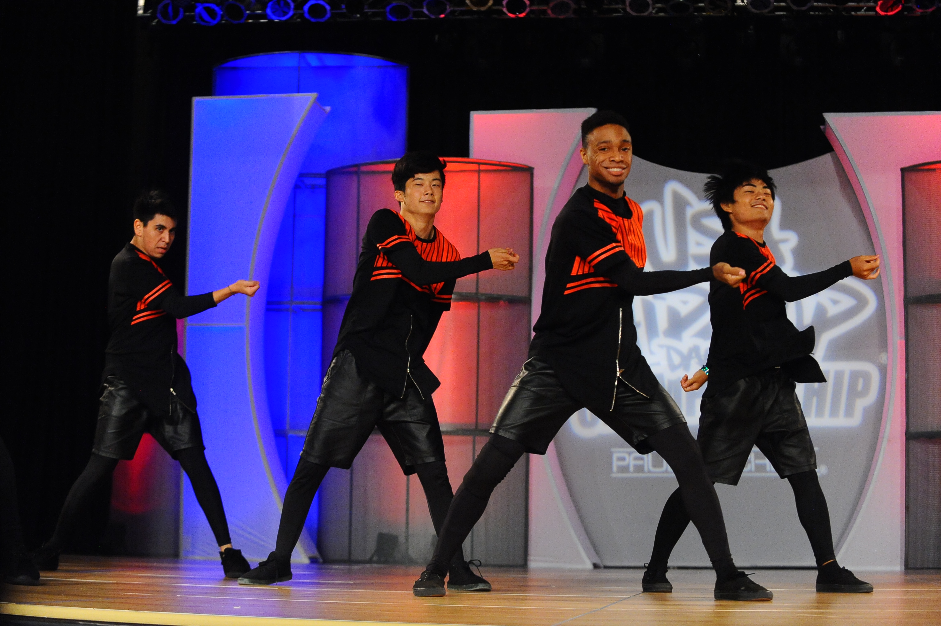 USA_A_Mandroidz Dance Crew_grp2