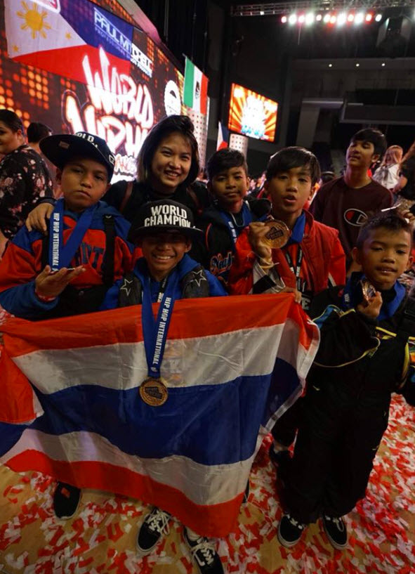 HHI THAILAND:  ชมความเก่งแบบเต็มๆ ตัวจิ๋วหัวใจแกร่ง “ออซั่ม จูเนียร์ “บนเวทีระดับโลก!